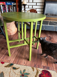 Round Fold-Down Leaf Table