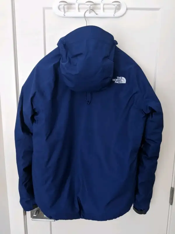 The north face ski down jacket  in Men's in Calgary - Image 4