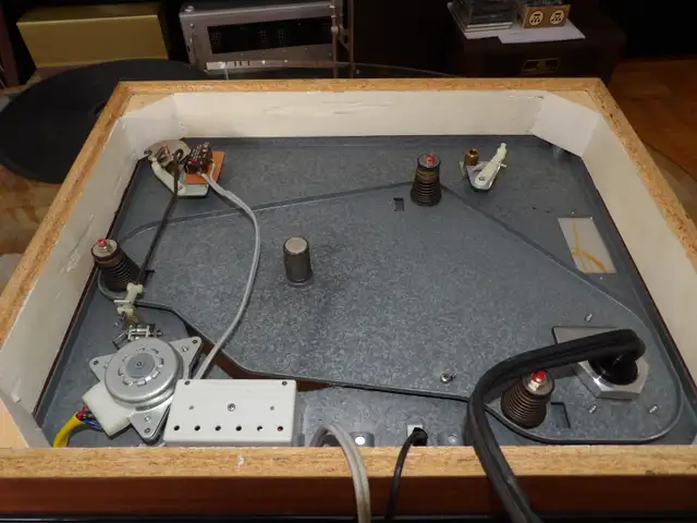 Thorens TD 160 turntable, CONSIDERING TRADES in Stereo Systems & Home Theatre in Gatineau - Image 9