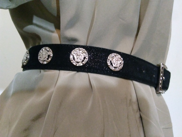 Women Gianni Versace Medusa leather belt in Arts & Collectibles in City of Toronto - Image 2