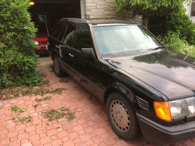 Extremely Rare Mercedes Diesel Station Wagon 300 TDT W124
