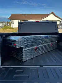 Truck toolbox