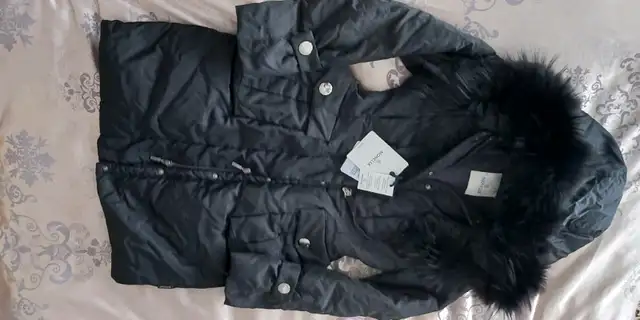 Moncler down winter coat value 4000$ like NEW in Clothing in City of Montréal - Image 3
