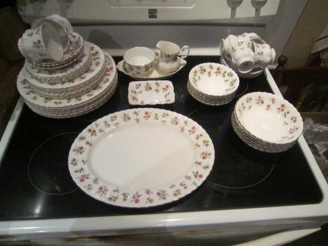 Royal Albert WINSOME fine bone china set, Service for 4 in Arts & Collectibles in Richmond