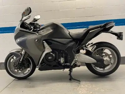 55,684KMS 2ND OWNER SINCE NEW Full Ohlins suspension (remote reservoir rear shock and ohlins cartrid...