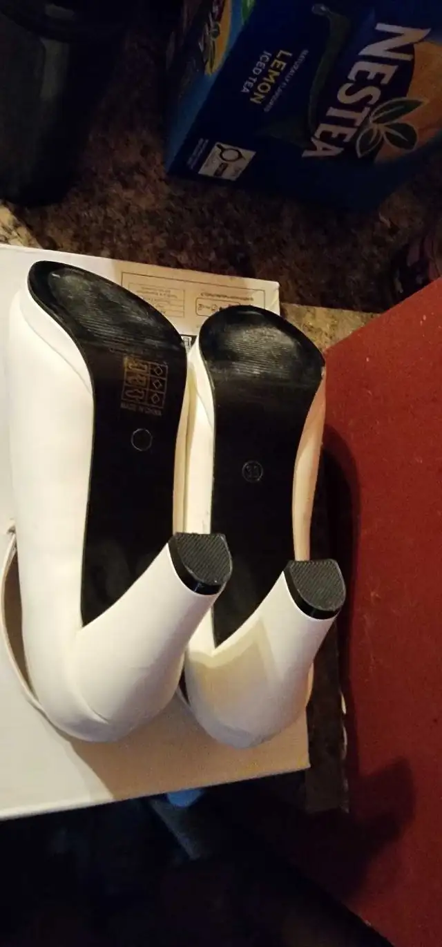 Ivory wedding shoes in Women's - Shoes in Oshawa / Durham Region - Image 7