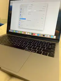 2019 Sliver Apple Macbook Pro with charger