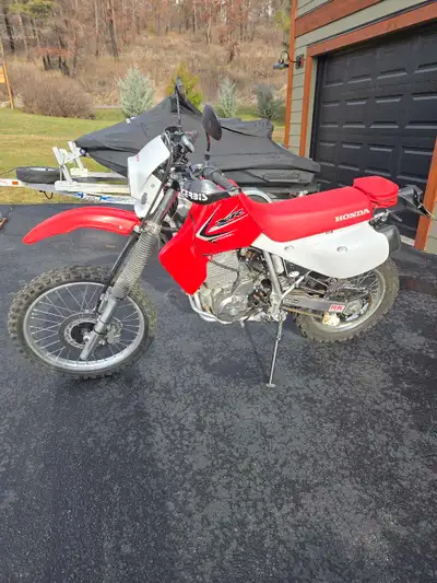 2nd owner, Vapor digital gauge, Renthal Fat Bar, Warp9 upper triple, tires like new, after market ta...