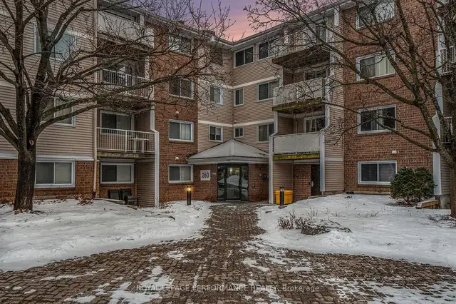 Room for rent at Ottawa (Off Montreal Road, close to downtown) in Room Rentals & Roommates in Ottawa - Image 2