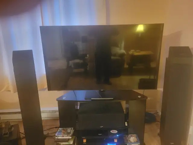 Television samsung qled in TVs in Laurentides - Image 2