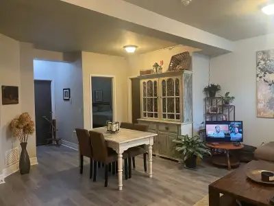 Beautiful Large Two Bedroom Condo in Downtown Woodstock