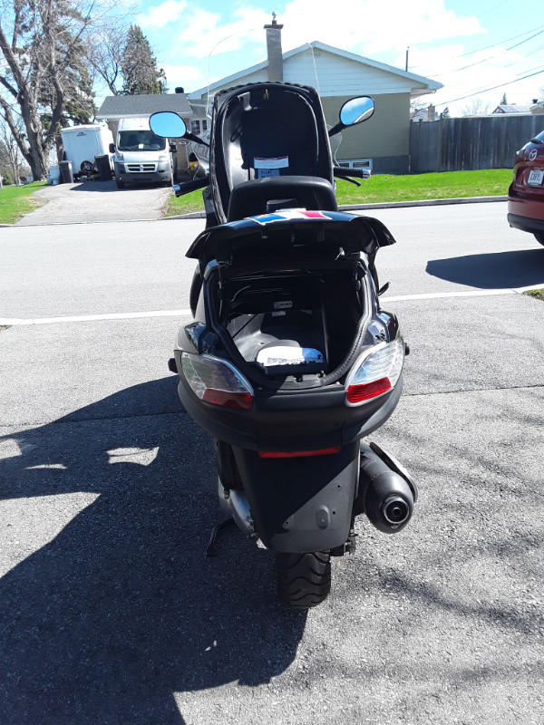 PIAGGIO MP3 250cc 2007, COMME NEUF,LIKE NEW, $2300 in Scooters & Pocket Bikes in West Island - Image 4