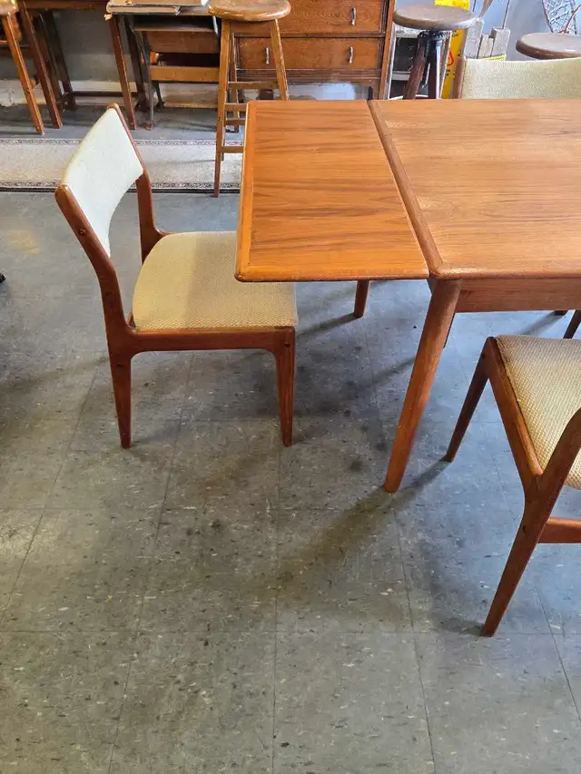 Danish mcm Teak Dining Set in Dining Tables & Sets in City of Toronto - Image 6