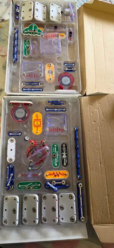 This used Elenco Snap Circuits Jr. SC-100 is an engaging way to introduce electronics to young minds...
