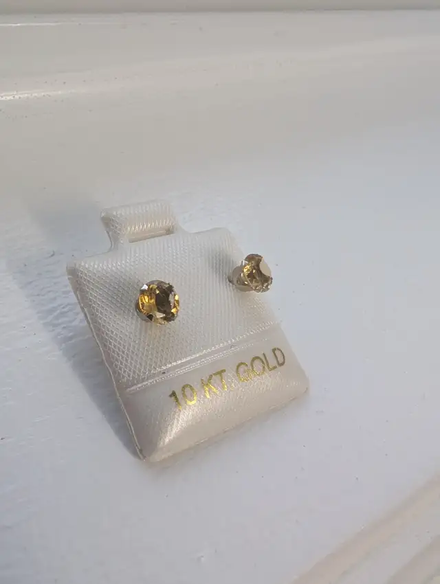 New 10K Yellow Gold Citrine Earrings For Sale in Jewellery & Watches in London - Image 11