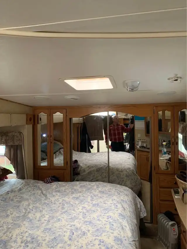 RV Long Term Living Chemainus Gardens in RVs & Motorhomes in Cowichan Valley / Duncan - Image 4