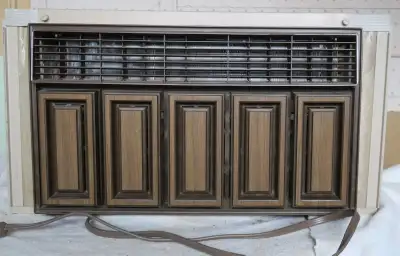 Westinghouse vertical hung window air conditioner 10,000 BTU's. Older unit in good working condition...
