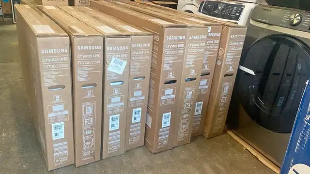 Smart TVs Clearance Sale in TVs in Mississauga / Peel Region - Image 5