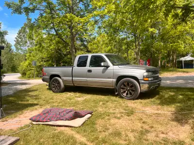One owner no rust. Front seats down.