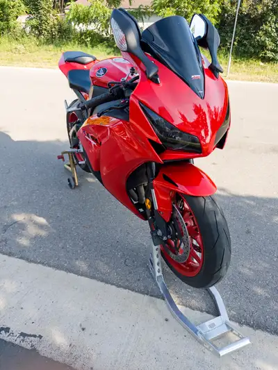 ️ 2012 Honda CBR1000RR Anniversary Edition – $9,700 OBO [paris ont] Selling AS-IS – powerful 2012 Ho...