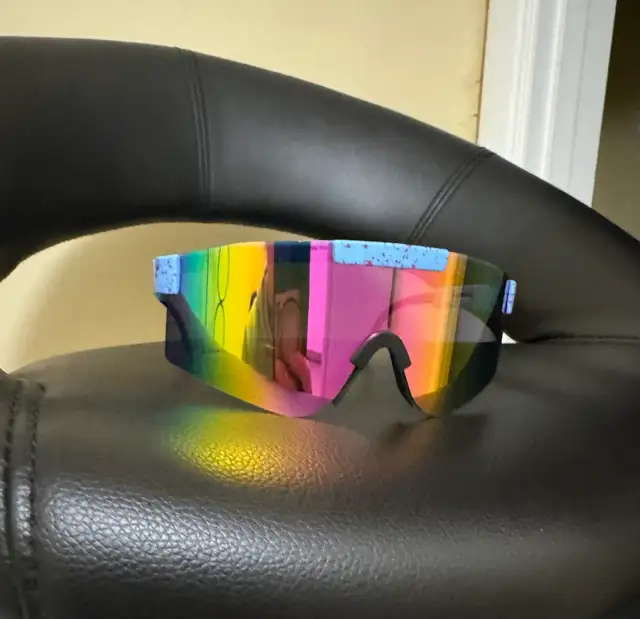 shield-style sports sunglasses mirrored in Other in Winnipeg - Image 5
