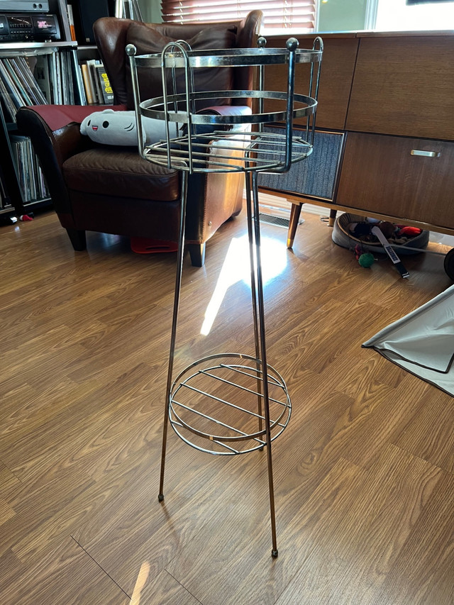 Vintage Mid Century Modern Metal Brass Plant Stand  in Other in Edmonton - Image 4