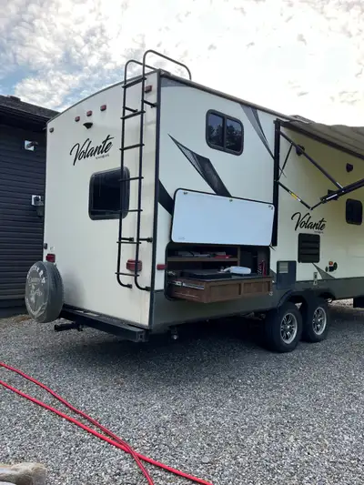 Very good condition Mattress upgrade, outdoor kitchen, LED lighting, outdoor speakers, outdoor fridg...