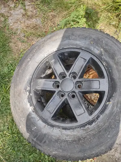 GM1500 rims: 6x139.7 hub, 17 and 20 inch GM2500/3500 rims, 8x165.1 hub, 22 inch - tires not usable,...