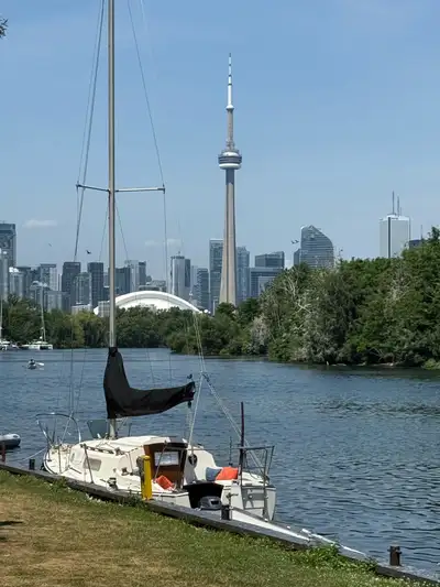 1981 Niagara 26 COMES WITH THE RIGHT TO MY SLIP IN DOWNTOWN TORONTO MAINLAND. Waitlist for these sli...