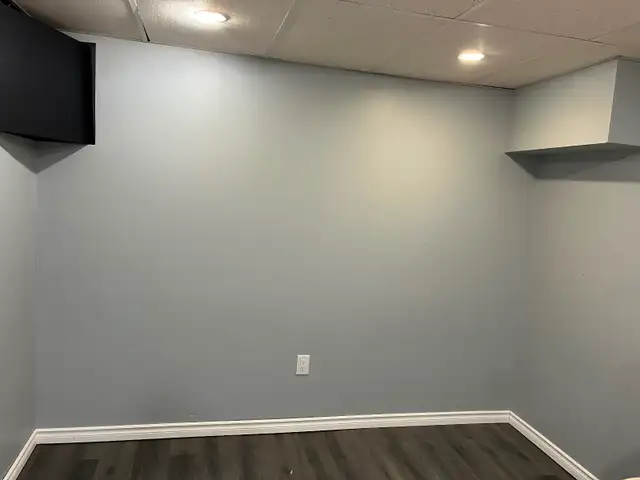 Good size private room for rent