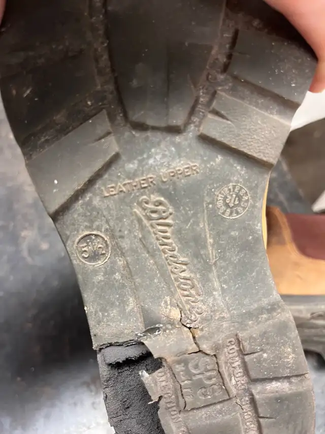 Blundstone boots size 5 1/2 ( read description) in Other in City of Toronto - Image 6