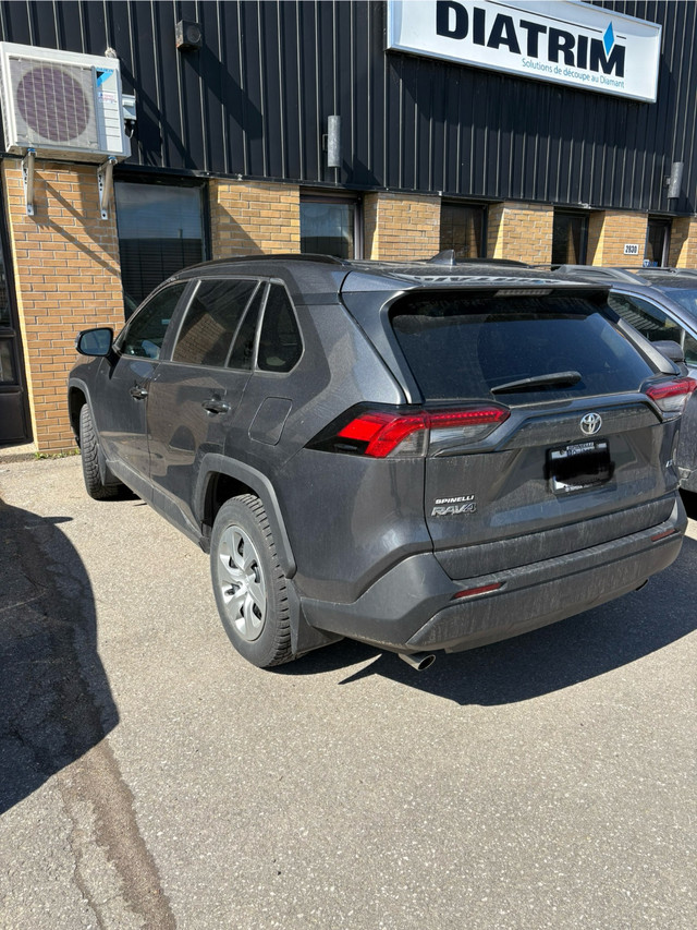 RAV4 LE FWD 2020 dans Autos et camions  à Ville de Montréal - Image 3