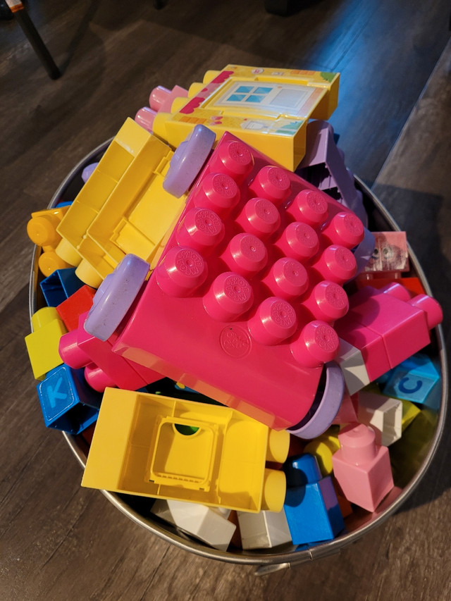 Mega blocks lego in Toys & Games in Kitchener / Waterloo