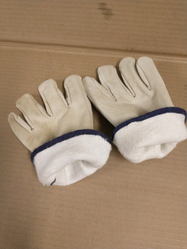 NEW PIGS SKIN WORK GLOVES LINED
GENUINE LEATHER NATURAL FIT! in Other in St. Catharines - Image 4