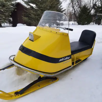 Fully restored 1967 Skidoo Olympique 250 cc , new reproduction seat all new paint new w/s all new br...