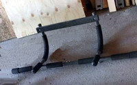 Multi-Grip Lite Pull Up/Chin Up Bar Heavy Duty Doorway Upper $40