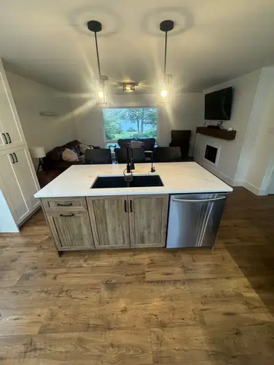 4 bed waterfront house