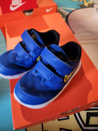 Nike Toddler GoFast Star Runner 7C