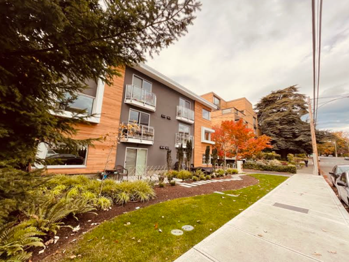 SUITE FOR RENT IN BEAUTIFUL RENOVATED BUILDING 1266 NEWPORT AVE, OAK BAY, B.C. V8S 5E7 883 SQ FT. 2...