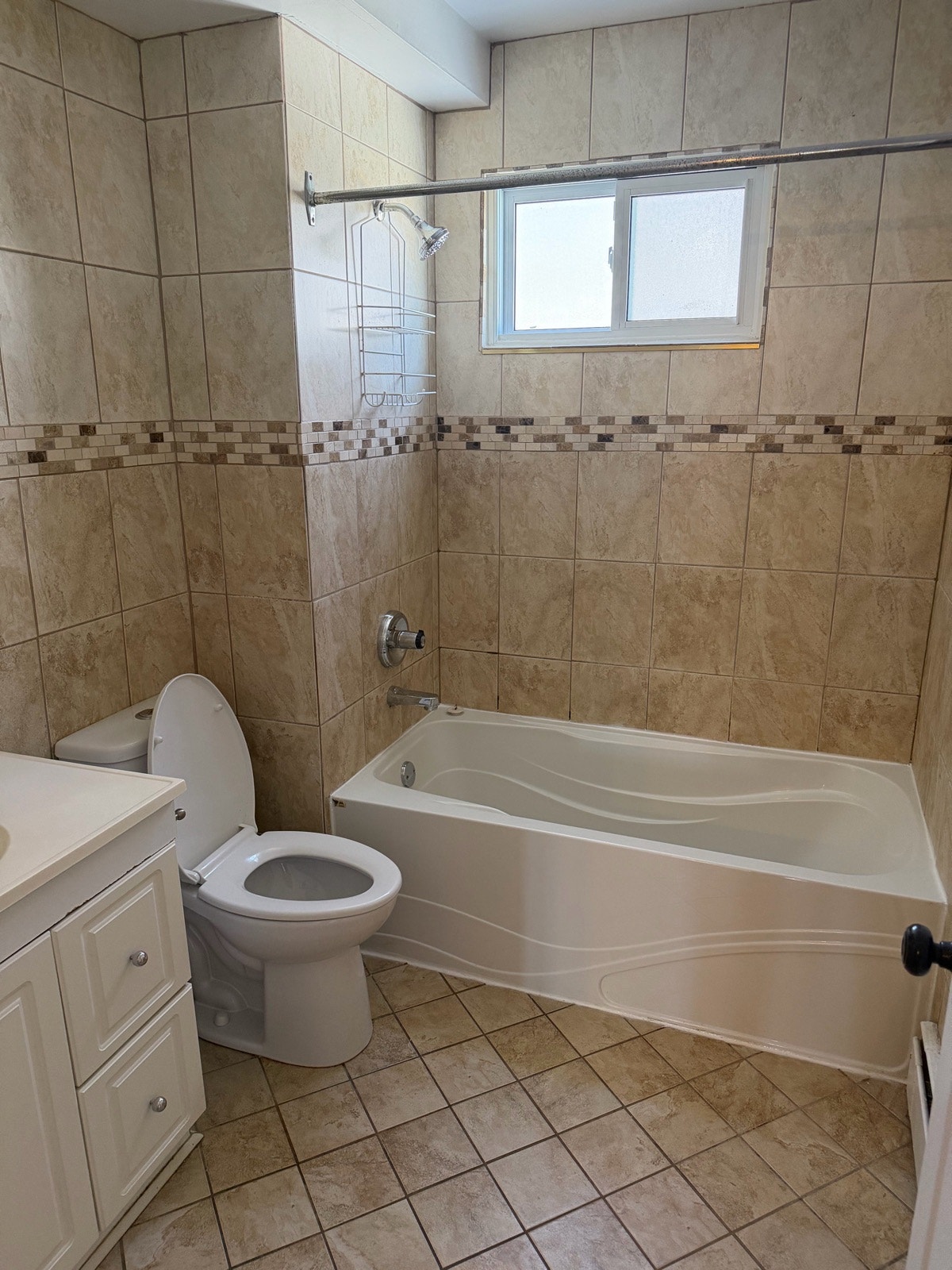 51/2 chauffage inclus RDC duplex — photo 2