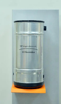 USED FRIGIDAIRE ELECTROLUX CENTRAL VAC CANISTER WITH NEW MOTOR
