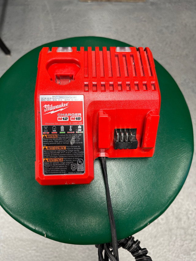 Muilwaukee charger. Absolutely perfect condition  in Hand Tools in Calgary - Image 2