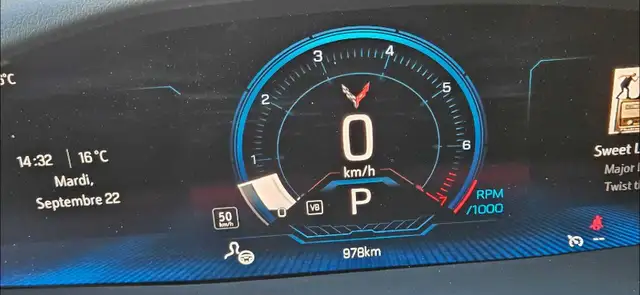 CHEVROLET CORVETTE STINGRAY CONVERTIBLE (2LT) SEULEMENT 978 Kilo | Cars ...