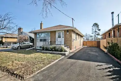 Modern & Ultra-Bright 3-Bed Lower Level Apartment – Scarborough (Pharmacy & Lawrence East) **Availab...