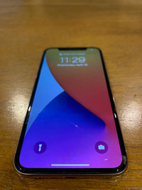 Iphone X 64GB unlocked - screen is cracked