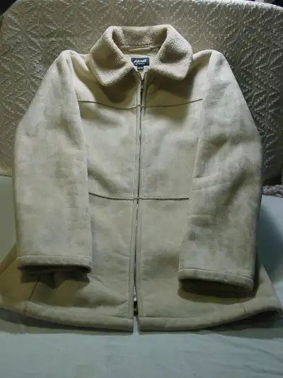 Manteau en Suède Printemps Automne. Marque Fen-nelly en Suède, View more