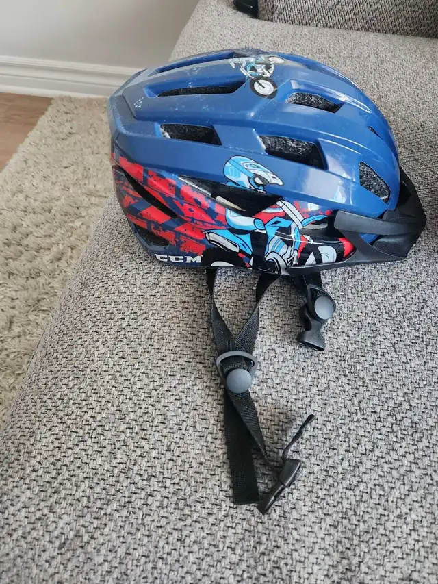 casque vélo enfant in Kids in Longueuil / South Shore - Image 3