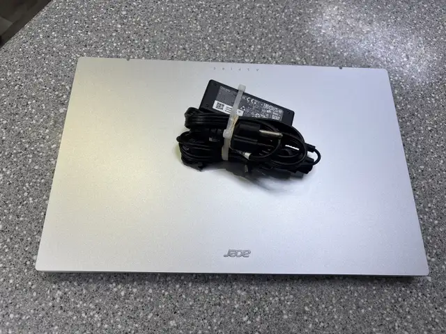 Acer Aspire 3 AMD Athlon Silver 7120U 8GB 256GB Laptop in Laptops in Oshawa / Durham Region - Image 3