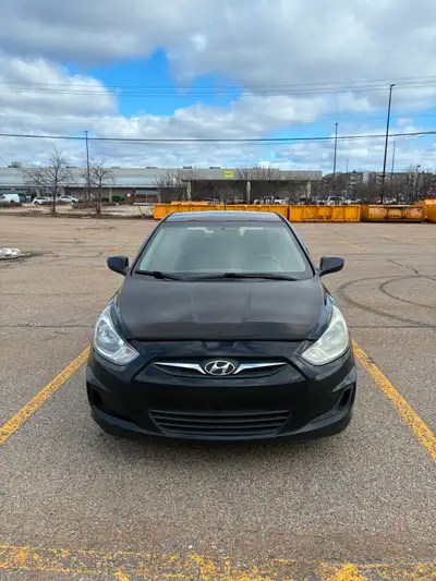 Hyundai Accent 2014 Hatchback – Manuelle – Économique et fiable Hyundai Accent L 2014, 5 portes, tra...
