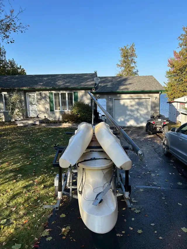 Nice WindRider 17 trimaran, galvanized trailer, $7995 obo. in Sailboats in Gatineau - Image 6